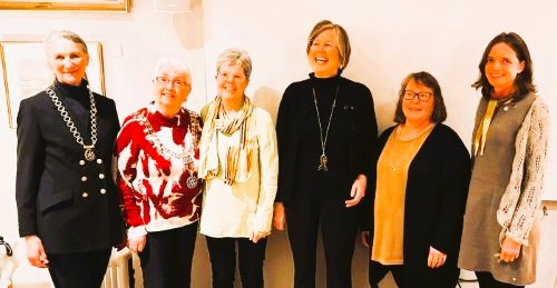 Guvernørbesøk med opptak av nytt medlem!